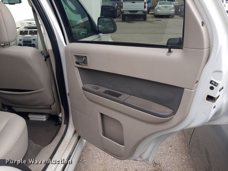 image for item NU9810 2009 Mercury Mariner SUV