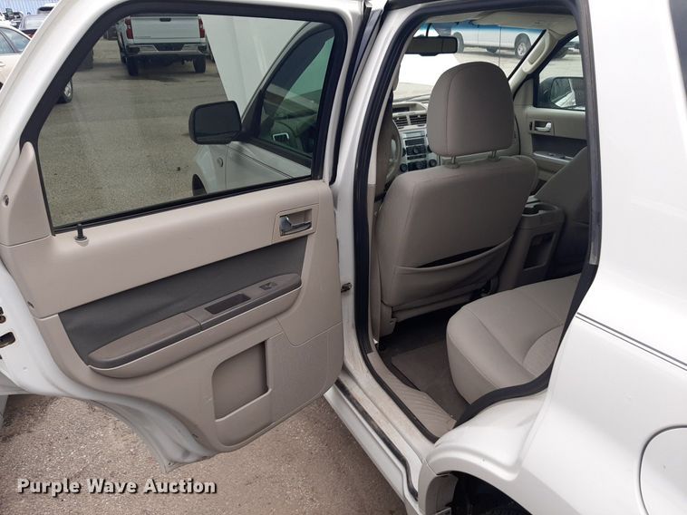 image for item NU9810 2009 Mercury Mariner SUV