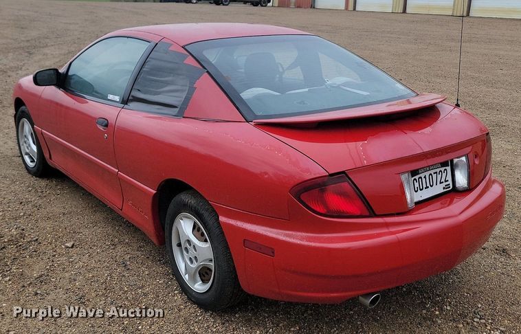 image for item NZ9877 2004 Pontiac  Sunfire 