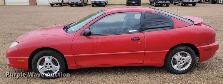 image for item NZ9877 2004 Pontiac  Sunfire 