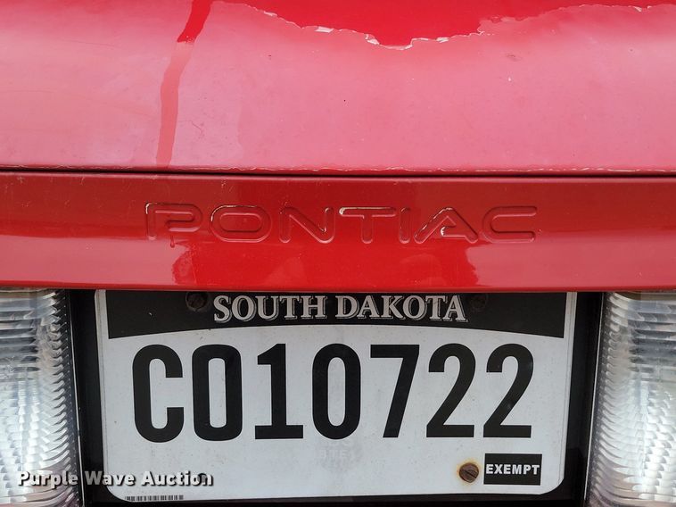 image for item NZ9877 2004 Pontiac  Sunfire 