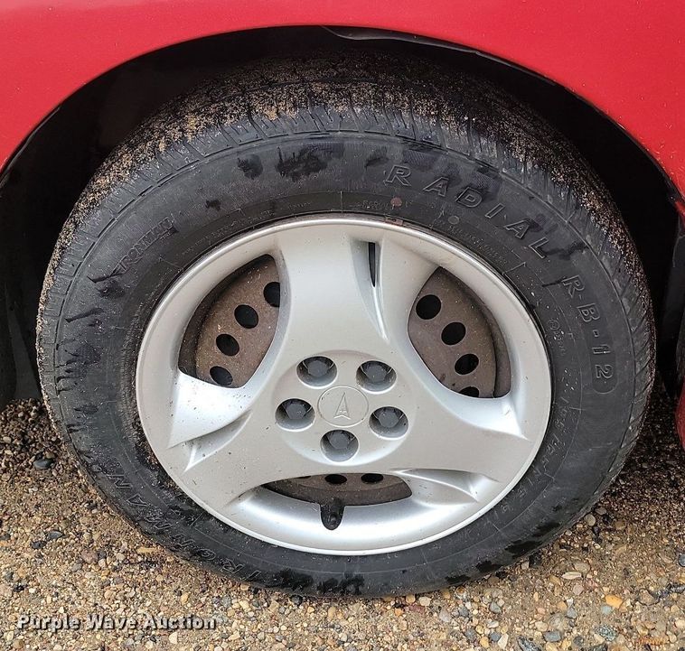 image for item NZ9877 2004 Pontiac  Sunfire 