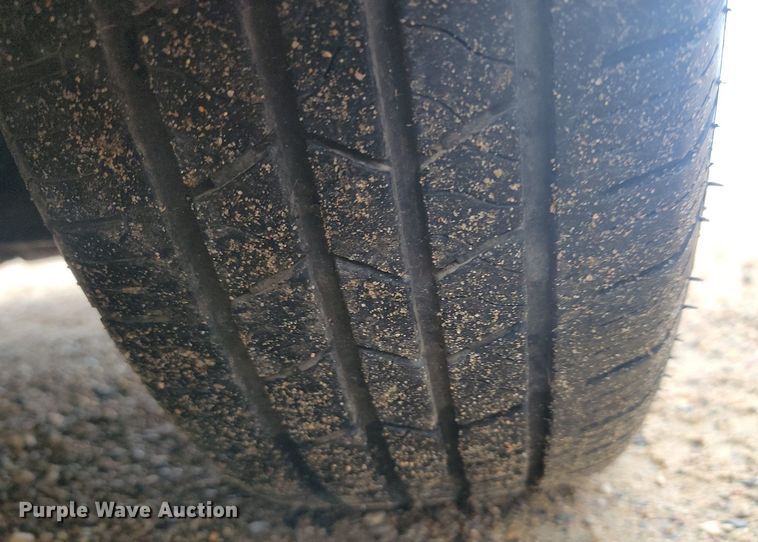 image for item NZ9877 2004 Pontiac  Sunfire 