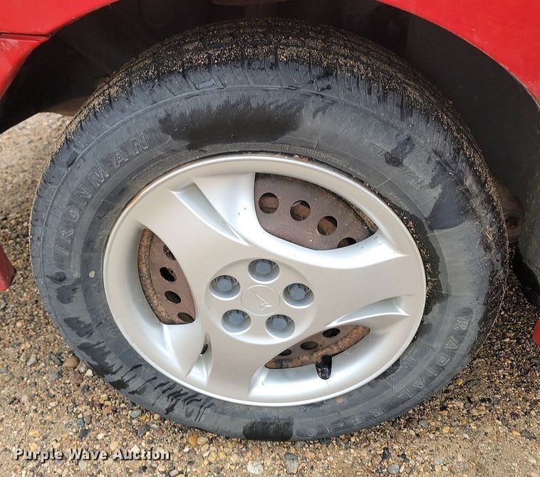 image for item NZ9877 2004 Pontiac  Sunfire 