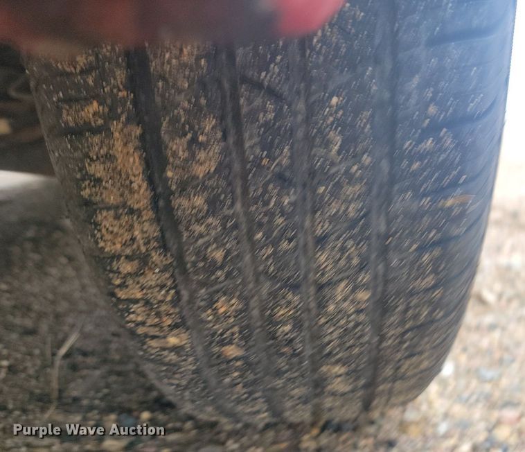 image for item NZ9877 2004 Pontiac  Sunfire 