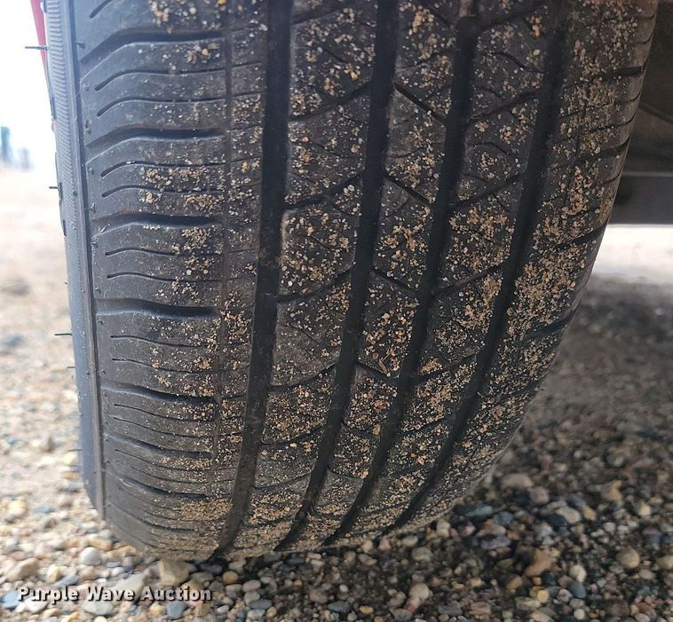 image for item NZ9877 2004 Pontiac  Sunfire 