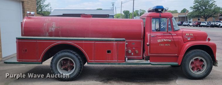 image for item NZ9886 1962 International  Loadstar 1700 pumper fire truck