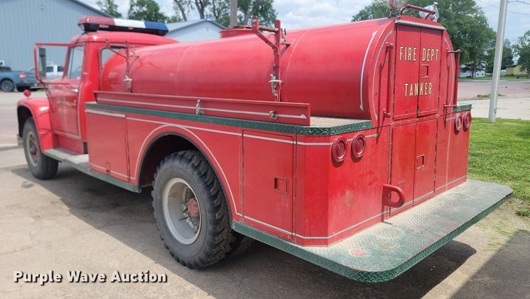 image for item NZ9886 1962 International  Loadstar 1700 pumper fire truck