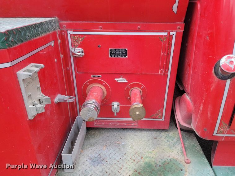 image for item NZ9886 1962 International  Loadstar 1700 pumper fire truck