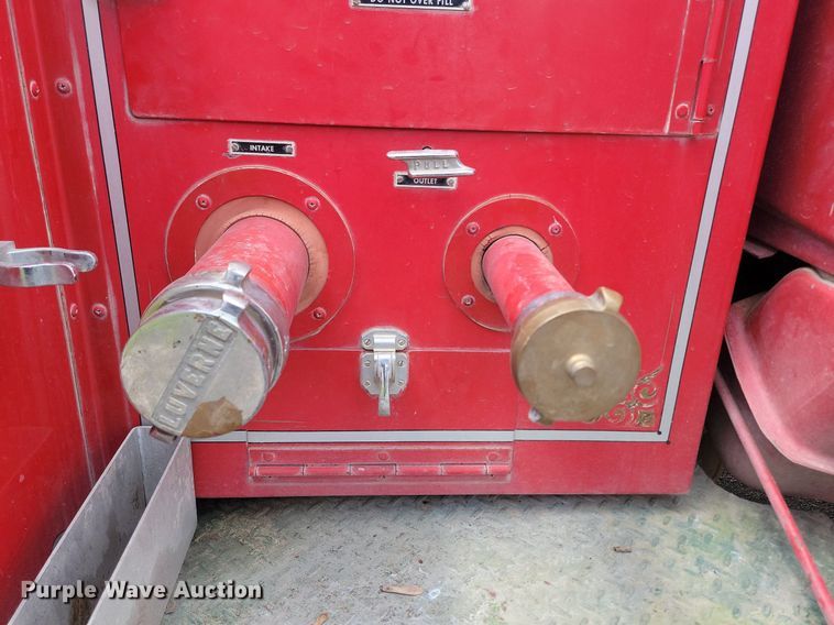 image for item NZ9886 1962 International  Loadstar 1700 pumper fire truck