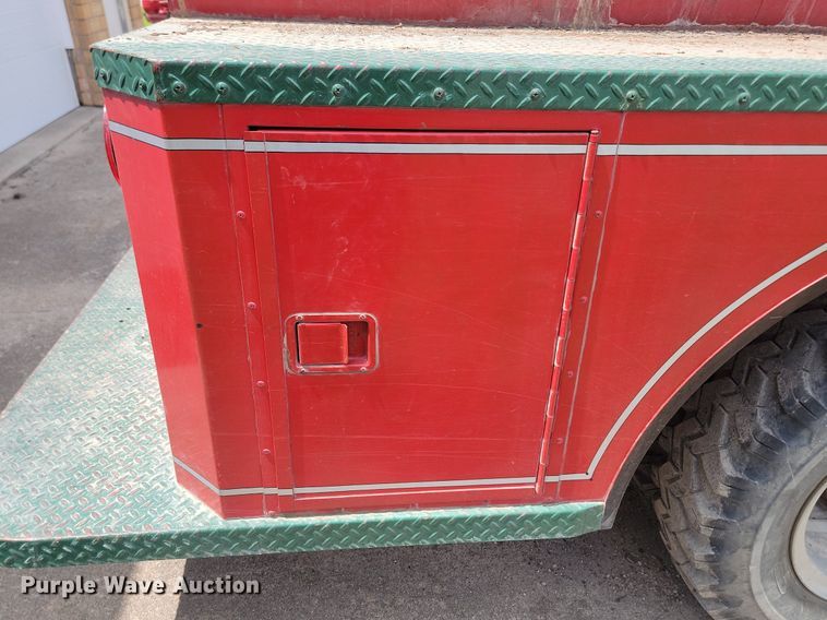 image for item NZ9886 1962 International  Loadstar 1700 pumper fire truck