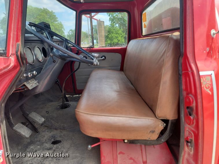 image for item NZ9886 1962 International  Loadstar 1700 pumper fire truck