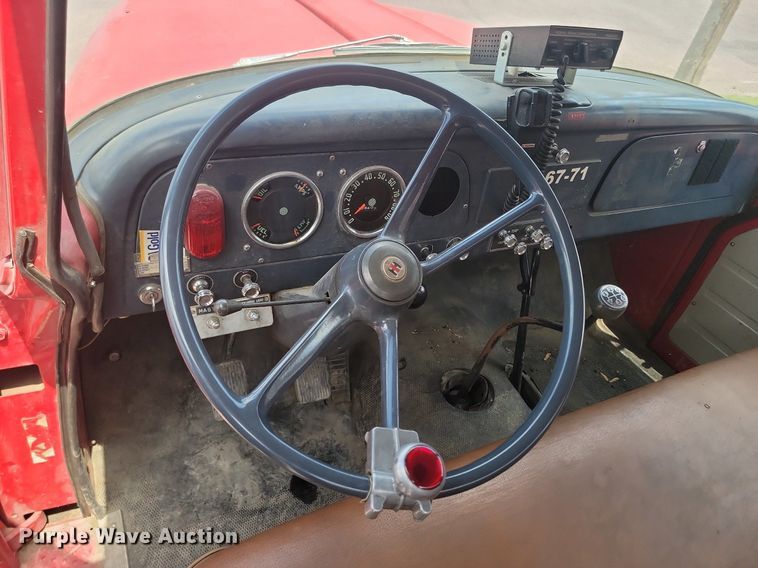 image for item NZ9886 1962 International  Loadstar 1700 pumper fire truck