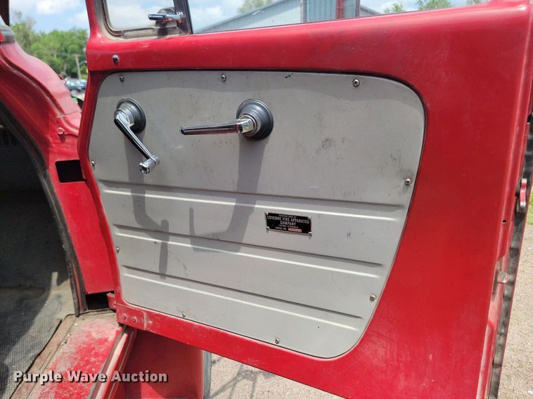 image for item NZ9886 1962 International  Loadstar 1700 pumper fire truck