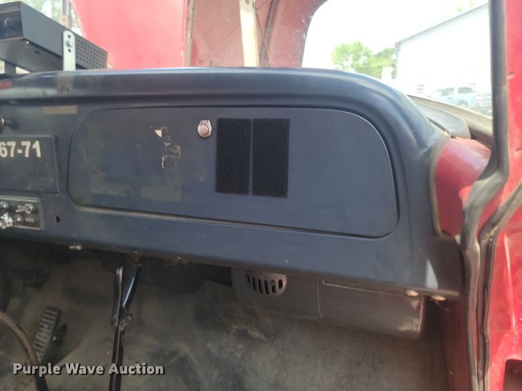 image for item NZ9886 1962 International  Loadstar 1700 pumper fire truck