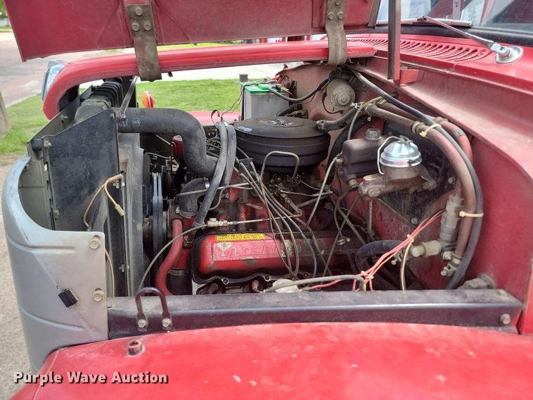 image for item NZ9886 1962 International  Loadstar 1700 pumper fire truck