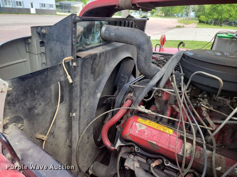 image for item NZ9886 1962 International  Loadstar 1700 pumper fire truck