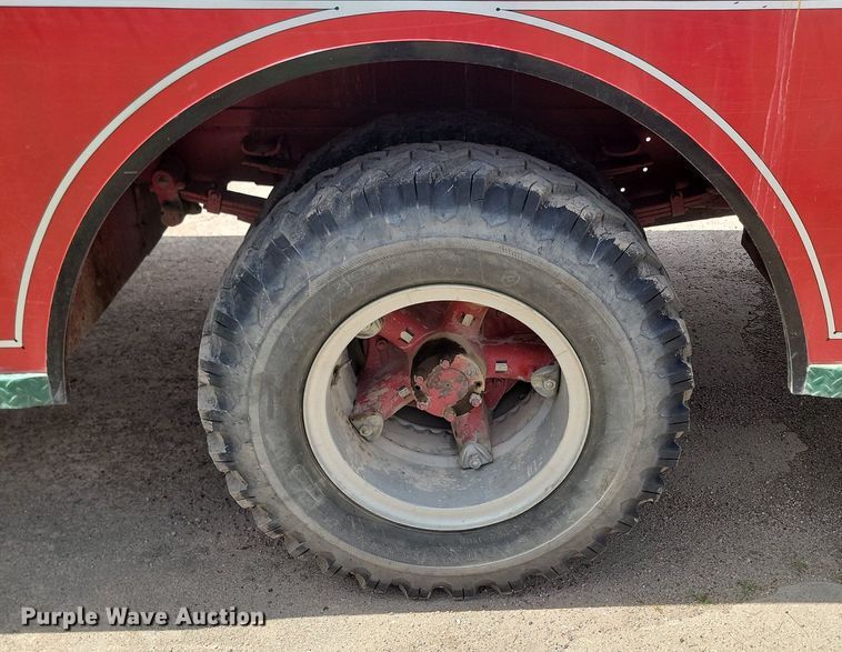 image for item NZ9886 1962 International  Loadstar 1700 pumper fire truck