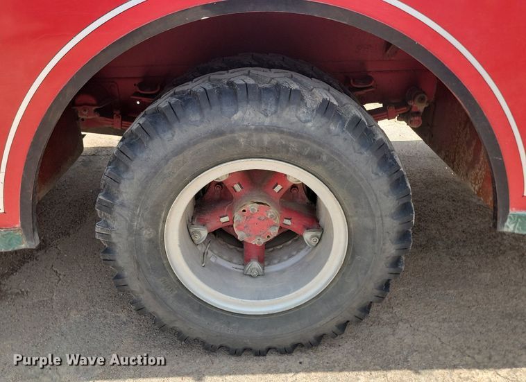 image for item NZ9886 1962 International  Loadstar 1700 pumper fire truck