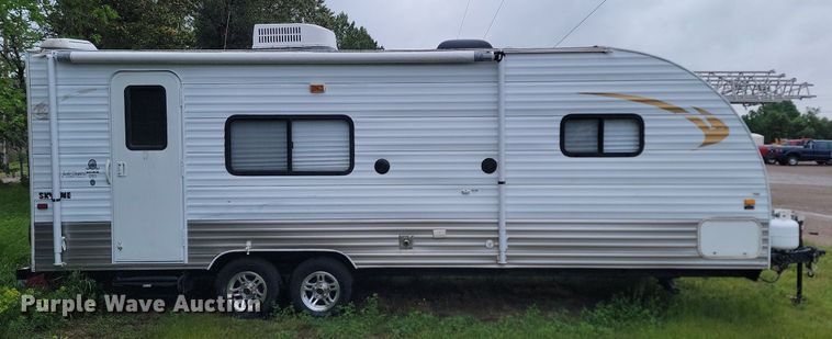 image for item NZ9887 2011 Skyline Layton camper