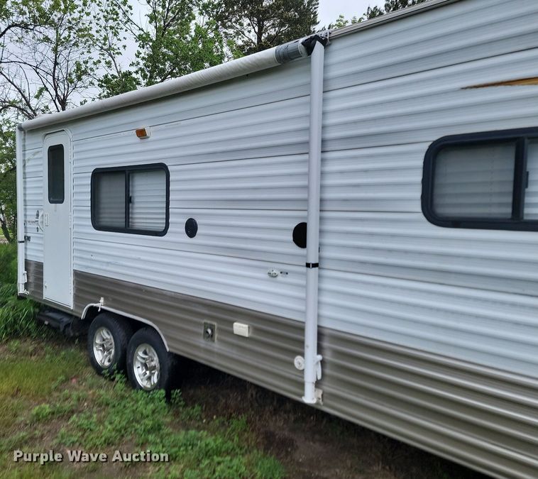 image for item NZ9887 2011 Skyline Layton camper