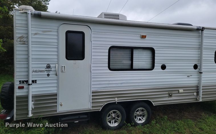 image for item NZ9887 2011 Skyline Layton camper