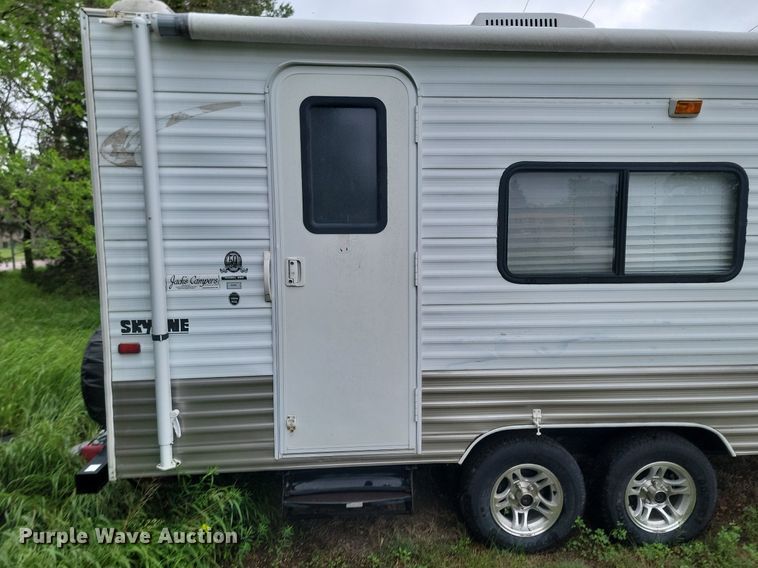 image for item NZ9887 2011 Skyline Layton camper