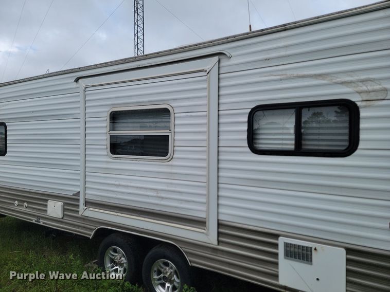 image for item NZ9887 2011 Skyline Layton camper