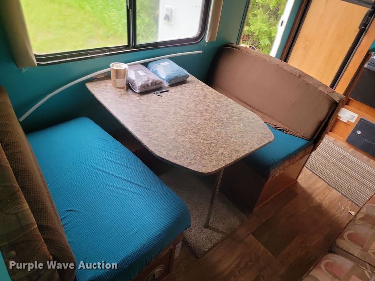 image for item NZ9887 2011 Skyline Layton camper