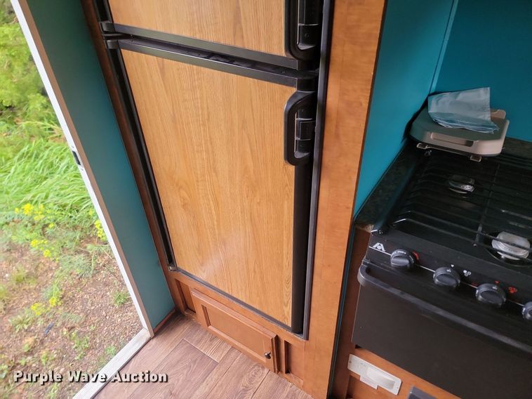 image for item NZ9887 2011 Skyline Layton camper