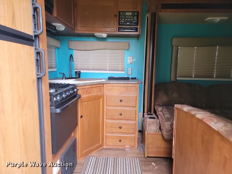 image for item NZ9887 2011 Skyline Layton camper