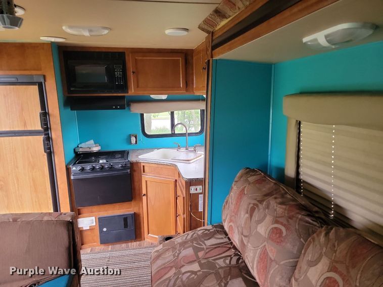 image for item NZ9887 2011 Skyline Layton camper