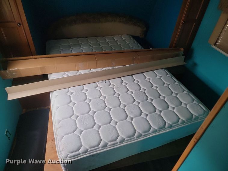 image for item NZ9887 2011 Skyline Layton camper