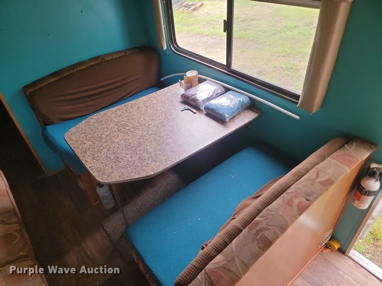 image for item NZ9887 2011 Skyline Layton camper