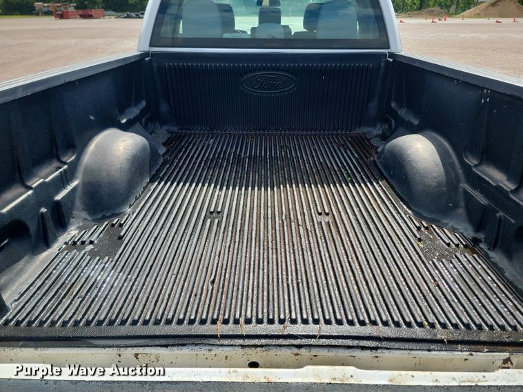 image for item NZ9889 2013 Ford  F150 XL SuperCab pickup truck