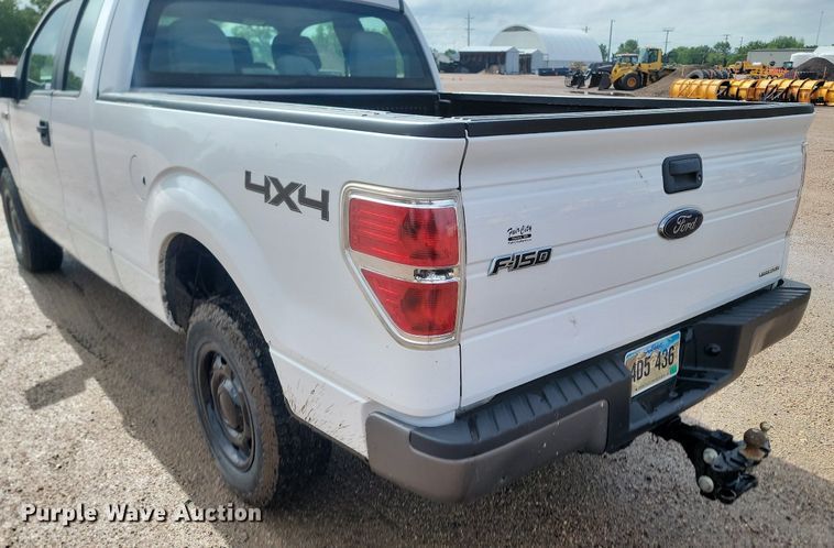 image for item NZ9889 2013 Ford  F150 XL SuperCab pickup truck