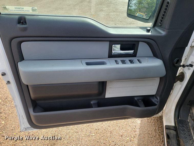 image for item NZ9889 2013 Ford  F150 XL SuperCab pickup truck