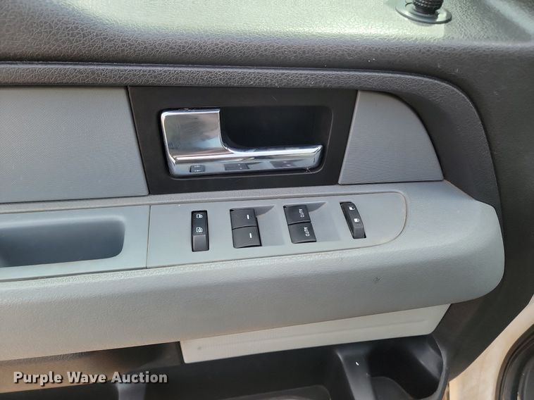 image for item NZ9889 2013 Ford  F150 XL SuperCab pickup truck