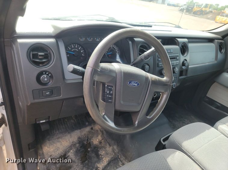 image for item NZ9889 2013 Ford  F150 XL SuperCab pickup truck