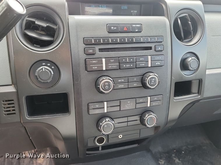 image for item NZ9889 2013 Ford  F150 XL SuperCab pickup truck