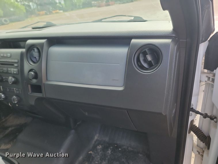 image for item NZ9889 2013 Ford  F150 XL SuperCab pickup truck