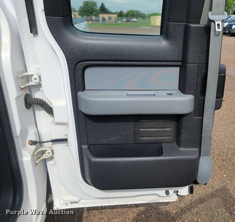 image for item NZ9889 2013 Ford  F150 XL SuperCab pickup truck