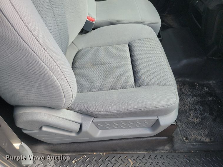 image for item NZ9889 2013 Ford  F150 XL SuperCab pickup truck