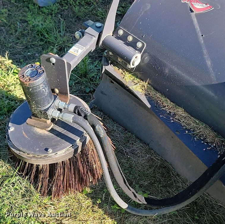 image for item NZ9893 2017 Paldin Sweep Step skid steer sweeper