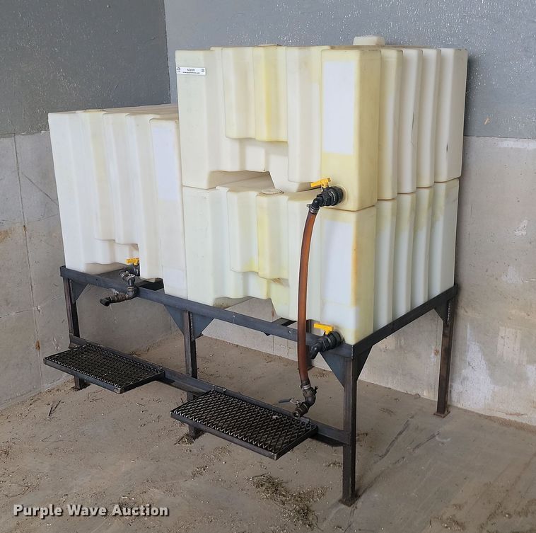 image for item NZ9899 Lube tanks