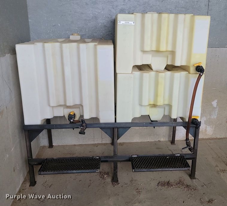 image for item NZ9899 Lube tanks