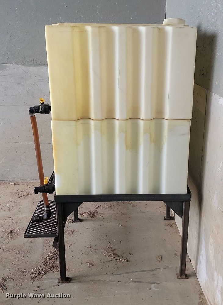 image for item NZ9899 Lube tanks