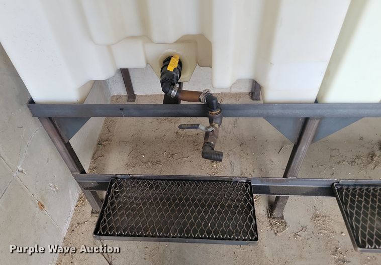 image for item NZ9899 Lube tanks