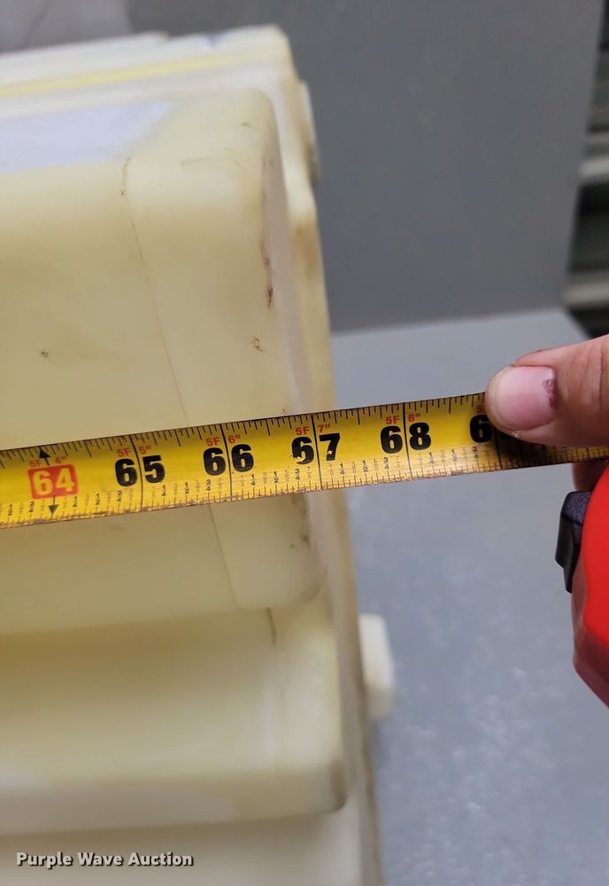 image for item NZ9899 Lube tanks