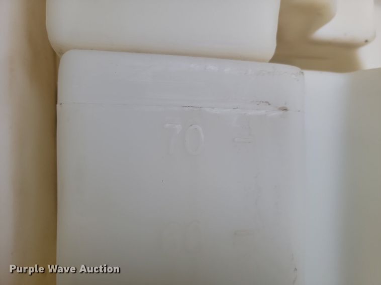 image for item NZ9899 Lube tanks